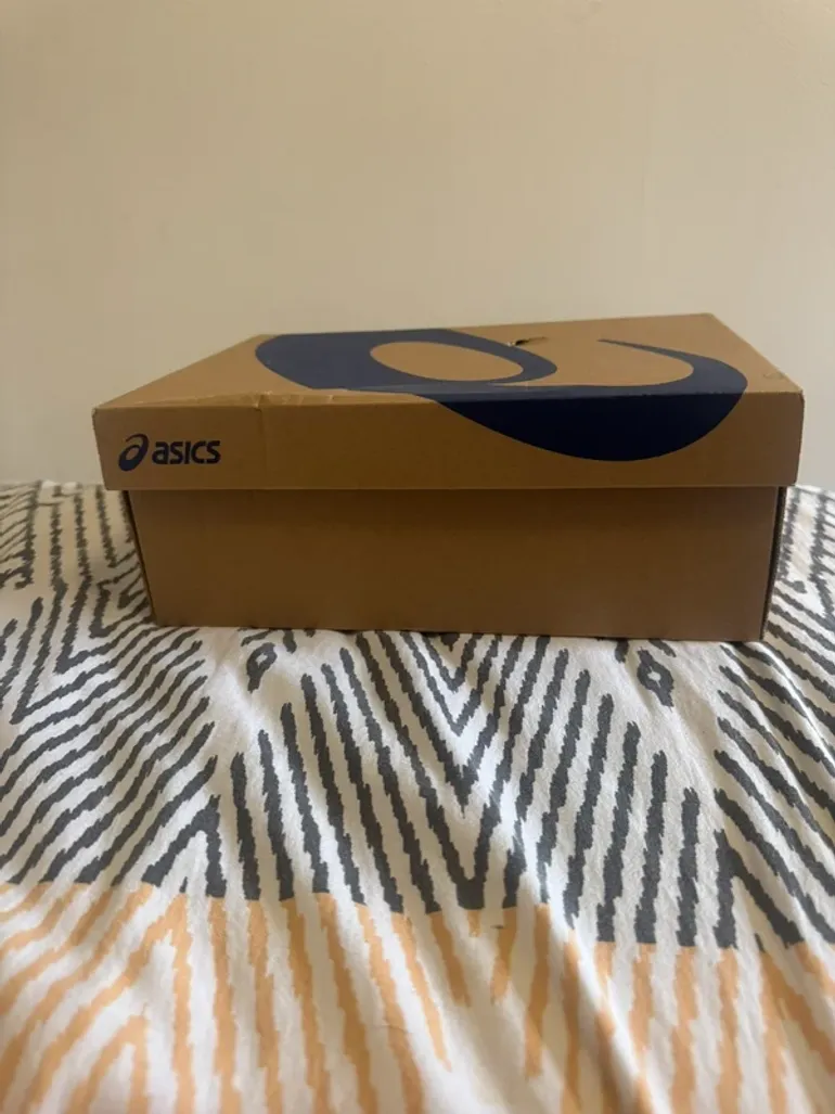 Used Asics Novablast 5 bike — image 6 of 7
