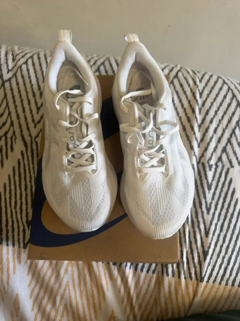 Used Asics Novablast 5 bike — image 2 of 7