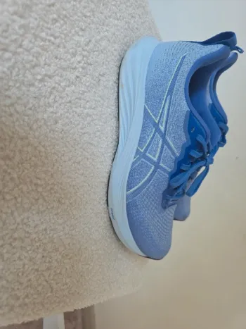 Used Asics Running Shoes bike — image 3 of 12