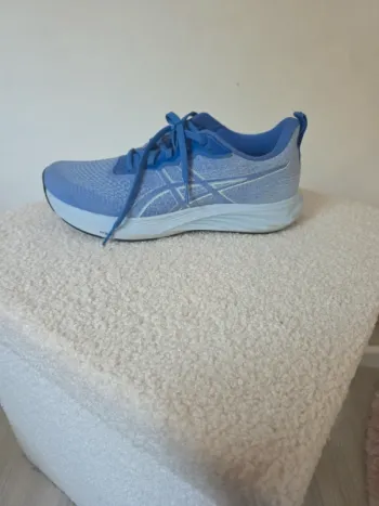 Used Asics Running Shoes bike — image 10 of 12