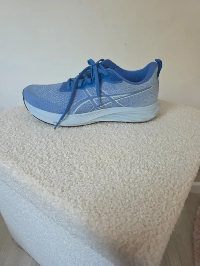 Used Asics Running Shoes bike — image 10 of 12