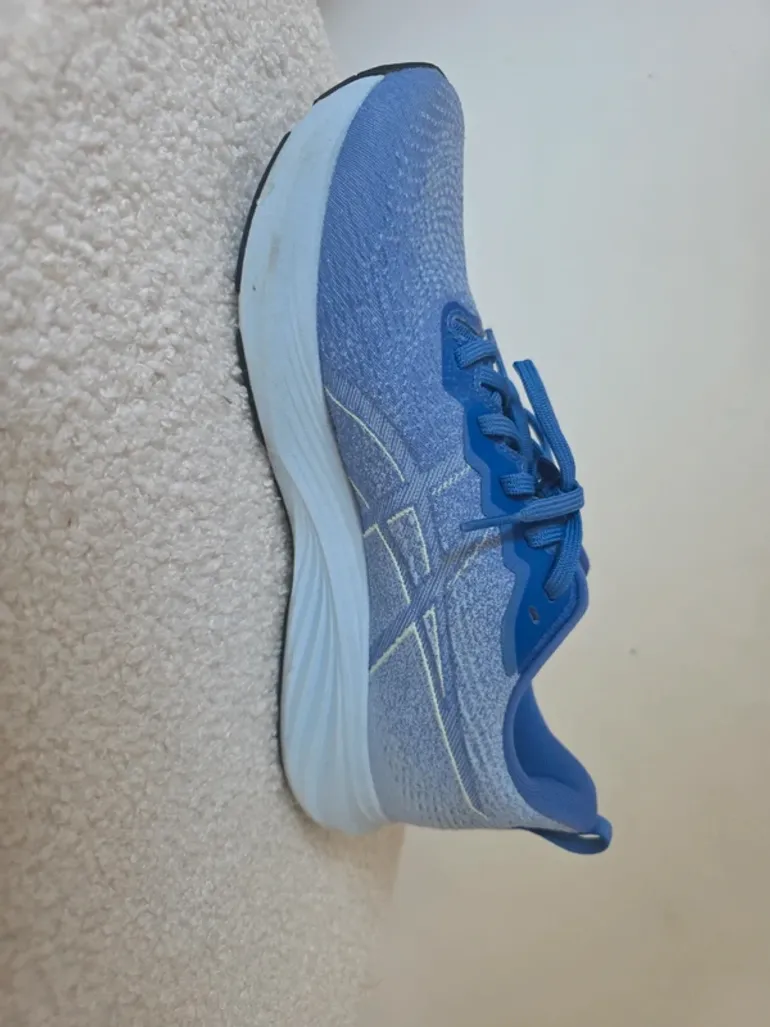 Used Asics Running Shoes bike — image 5 of 12