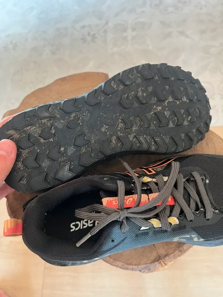 Used Asics Gel Sonoma 8 bike — image 6 of 9
