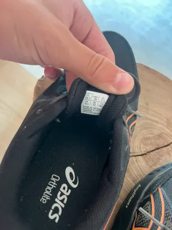 Used Asics Gel Sonoma 8 bike — image 8 of 9