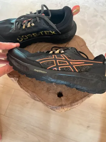 Used Asics Gel Sonoma 8 bike — image 2 of 9