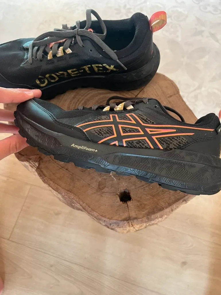 Used Asics Gel Sonoma 8 bike — image 2 of 9
