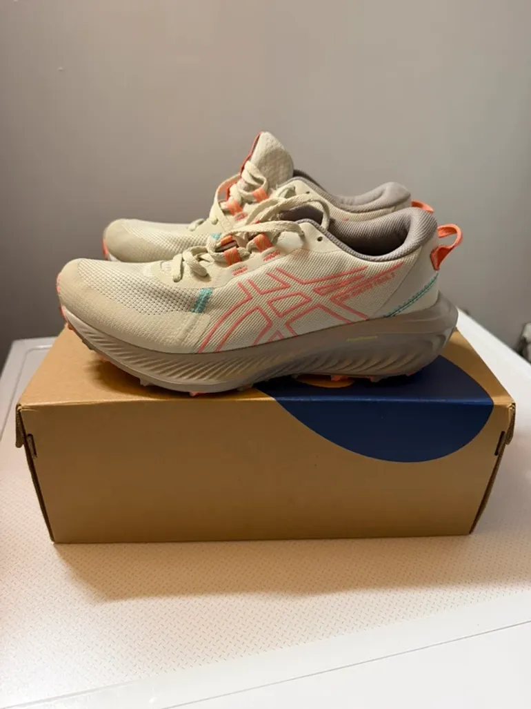 Used Asics Gel Excite Trail 2 bike — image 2 of 5