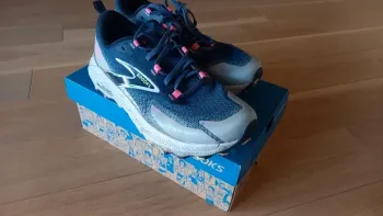 Brugt Brooks Cascadia 18 Running Shoes