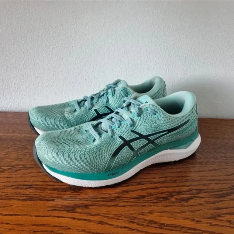 Used Asics Gel Cumulus 24 bike — image 2 of 7