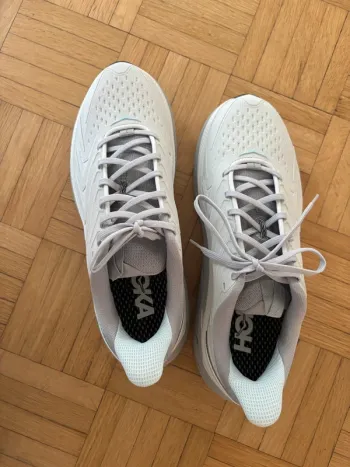 Hoka Clifton Running Shoes d'occasion