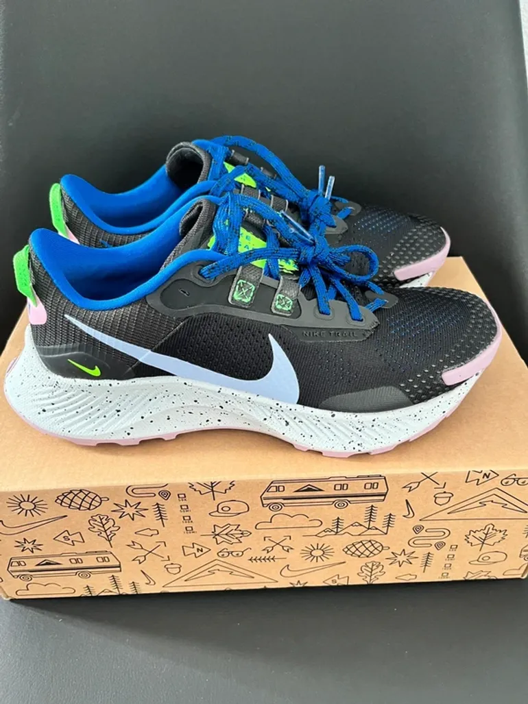 Used Nike Trail Running Shoes bike — image 8 of 11