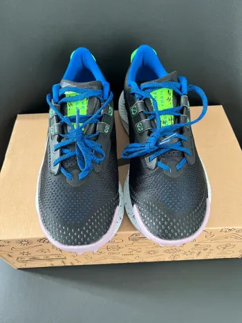 Used Nike Trail Running Shoes bike — image 2 of 11