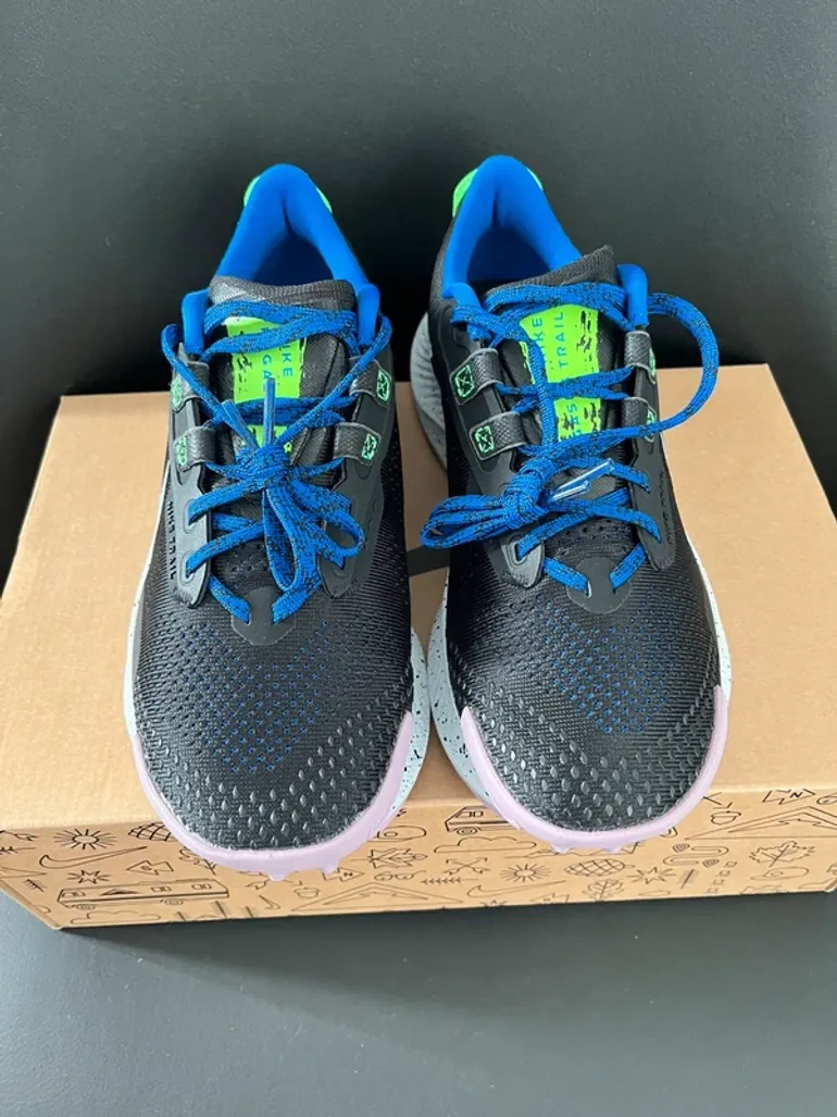 Used Nike Trail Running Shoes bike — image 2 of 11