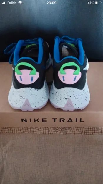 Used Nike Trail Running Shoes bike — image 5 of 11