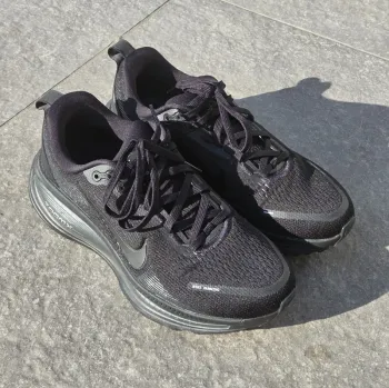 Brugt Nike Vomero 18 Running Shoes
