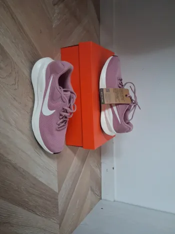 Nike Revolution 7 bike d'occasion — image 2 sur 6