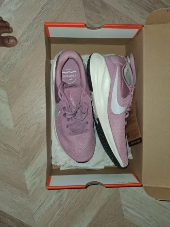 Used Nike Revolution 7 Running Shoes