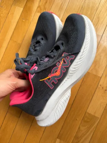 Used Rose Mach 6 Running Shoes