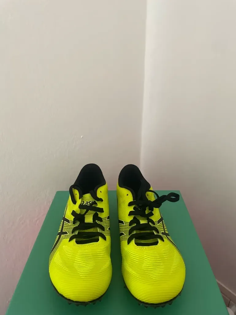 Used Asics Athletics Track Spikes bike — image 5 of 5