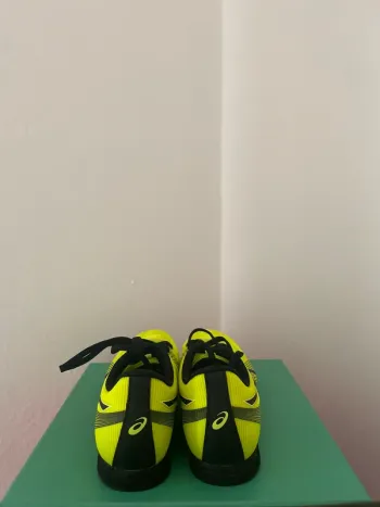 Used Asics Athletics Track Spikes bike — image 3 of 5