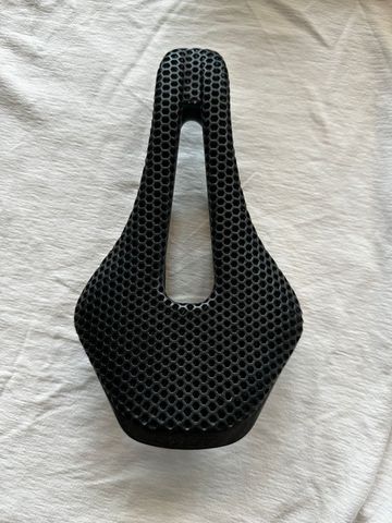 Used Ryet 3d honeycomb Saddles & Seatposts