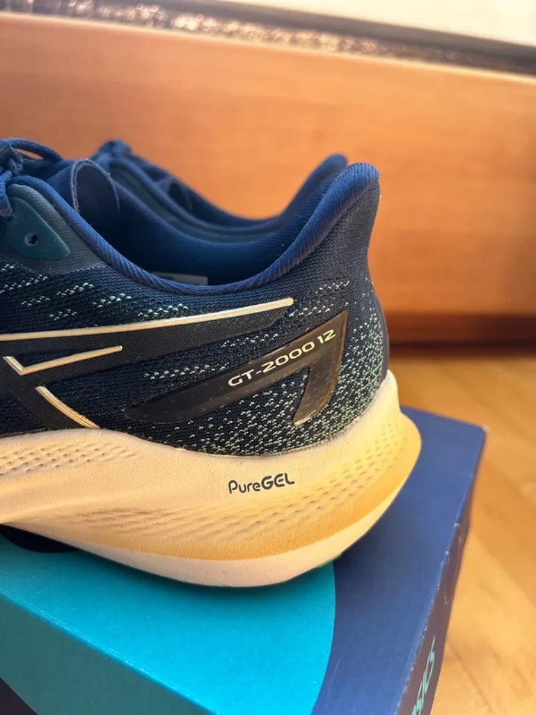 Used Asics GT-2000 12 bike — image 4 of 6