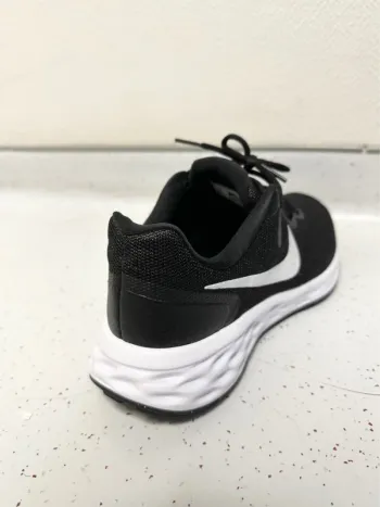 Tweedehands Nike Revolution 6 bike — afbeelding 3 van 6