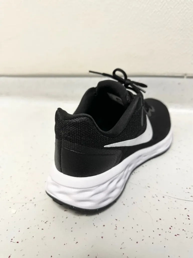 Tweedehands Nike Revolution 6 bike — afbeelding 3 van 6