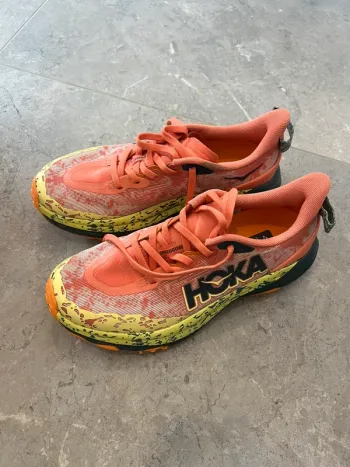 Gebrauchtes Hoka Speedgoat 6 Running Shoes