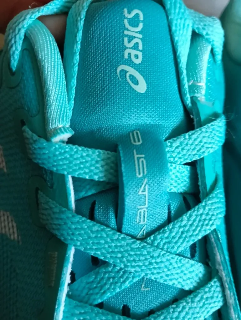 Used Asics Novablast 6 bike — image 2 of 7