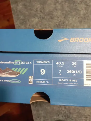 Used Brooks Running Shoes bike — image 3 of 9