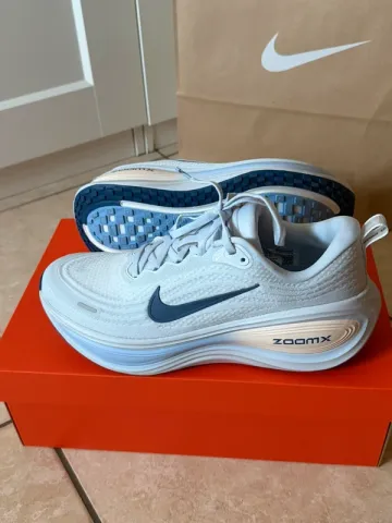Used Mystic Vomero Plus Running Shoes