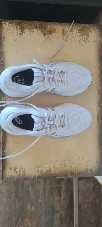 Used Asics Gel Excite 11 Running Shoes