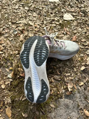 Used Asics Running Shoes bike — image 2 of 4