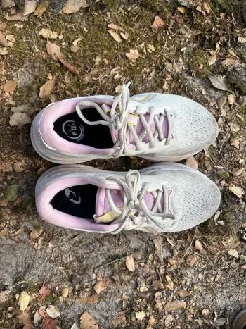Used Asics Running Shoes bike — image 3 of 4