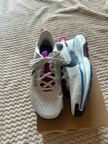 Käytetty Pegasus Reactix Running Shoes