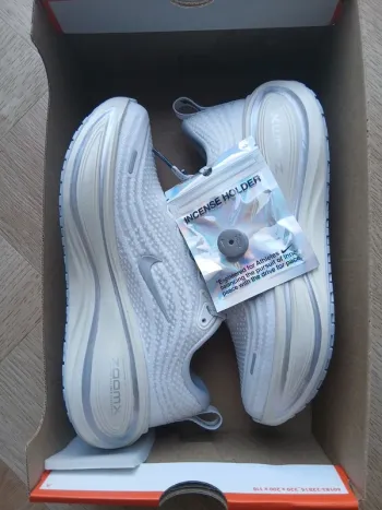 Used White Vomero Plus Running Shoes
