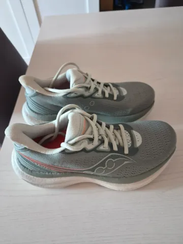 Used Saucony Triumph 23 Running Shoes