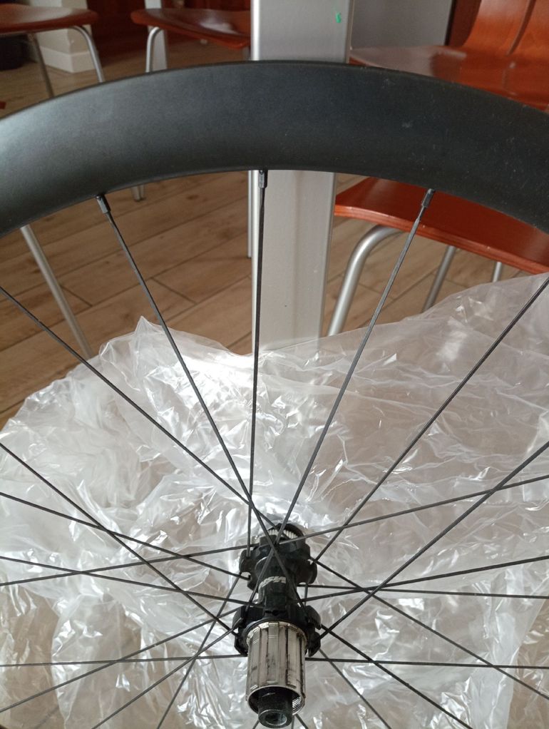 Used Vision TLR DB SC 40 disk 2023 bike — image 5 of 8