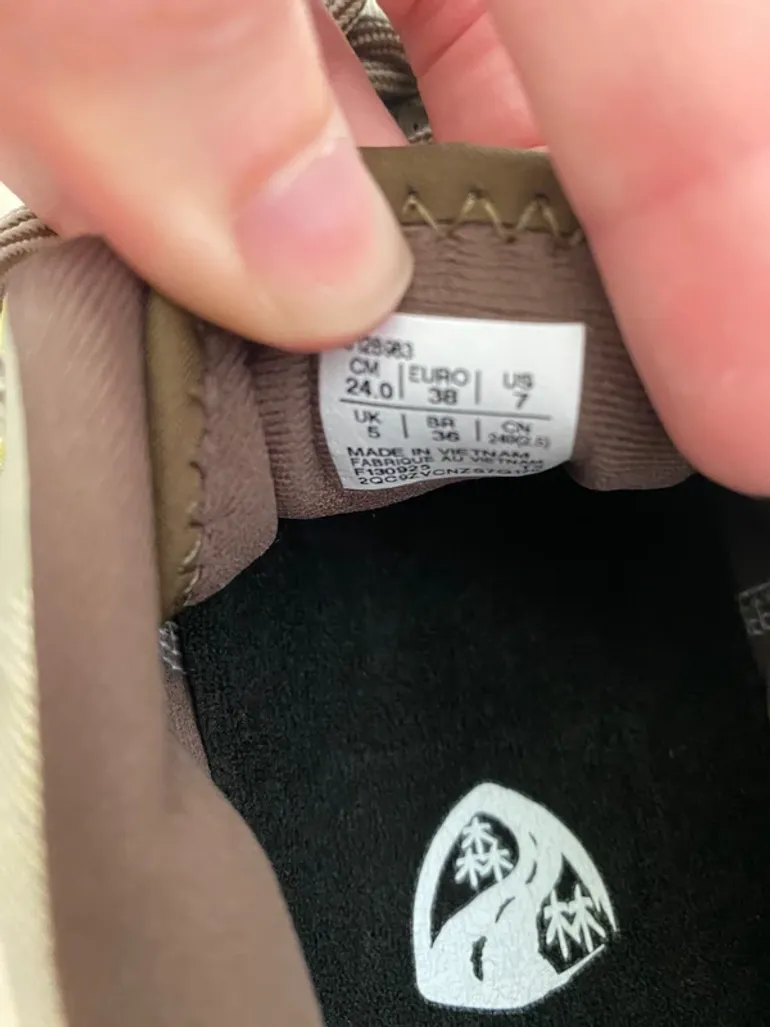 Used Asics Novablast 5 TR bike — image 5 of 6