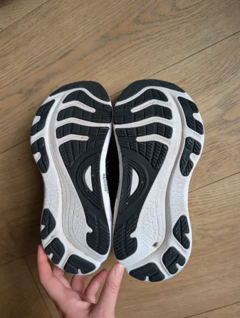 Used Asics Gel-Kayano 32 bike — image 2 of 4