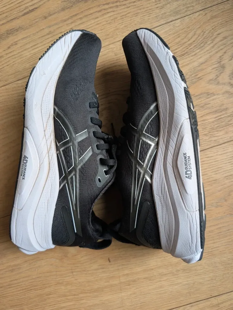 Used Asics Gel-Kayano 32 bike — image 3 of 4