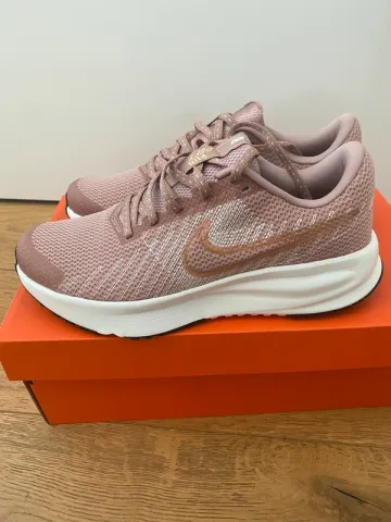 Used Orange Run Defy Running Shoes