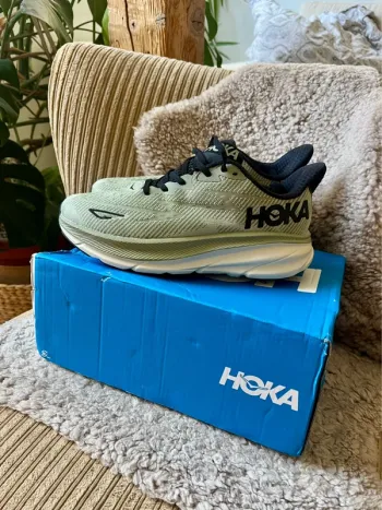 Used Hoka Clifton 9 Running Shoes
