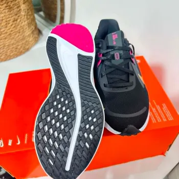Used Nike Running Shoes bike — image 5 of 9