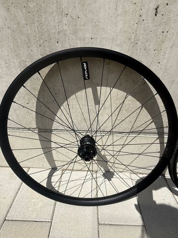 Used Specialized Roval Traverse bike — image 3 of 5