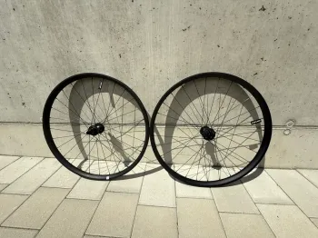 Used Specialized Roval Traverse Wheels