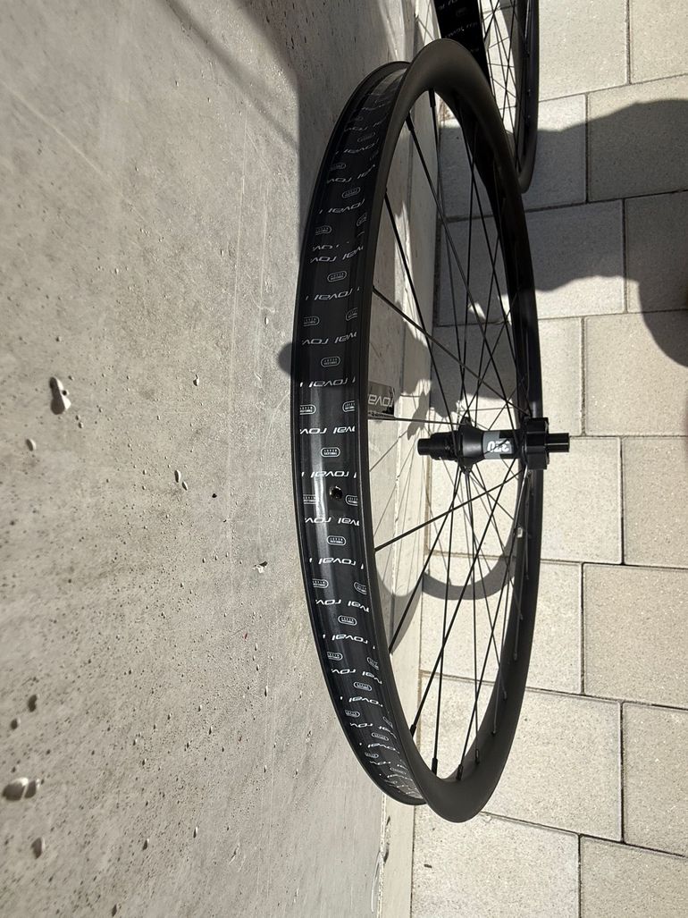 Použité Specialized Roval Traverse bike — obrázek 2 z 5