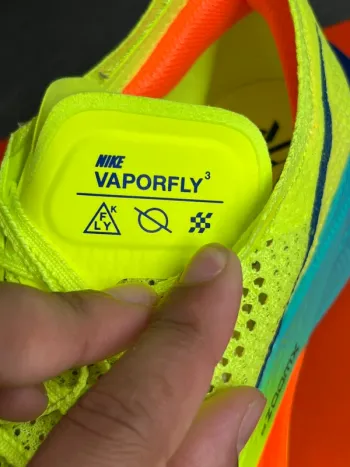 Used Nike ZoomX Vaporfly Next% 3 bike — image 9 of 13