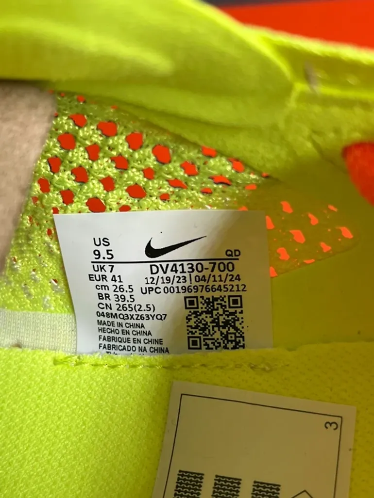Used Nike ZoomX Vaporfly Next% 3 bike — image 12 of 13